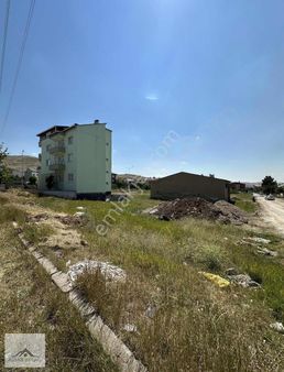 Aksan Emlak'tan Karşıyaka Mah.köşe Başı Üçkat Müs. Satılık Arsa!