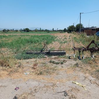 Bayındır Yeşilova Köyünde Yola Sıfır Satılık Tarla