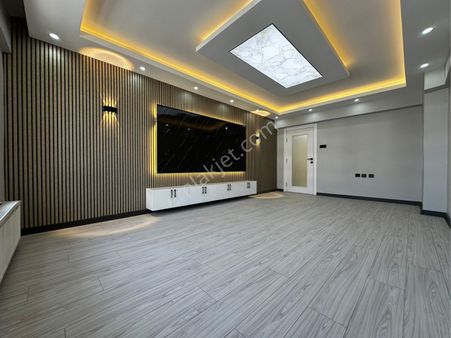 Osmangazi Mah Cad Üstü Ara Katta Ultra Lüx Yapıda Geniş 3+1