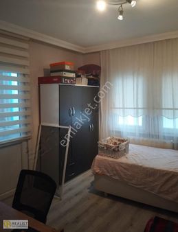 Ata 2 Sitesinde Çıkışa Çok Yakın 3+1 Satılık Daire