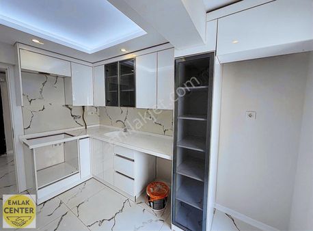 Emlak Center'dan İbrahim Çelebi Mah Satılık 3+1 Ara Kat Daire