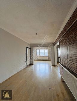 Çoban Emlak'dan Çarşı Merkez'de Kiralık Geniş 3+1 Daire