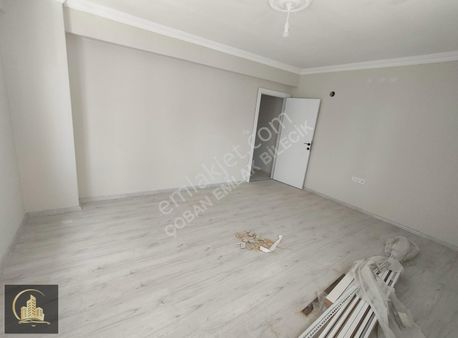 Çoban Emlaktan Satılık 2+0 Çarşı Merkezde Sıfır Daire