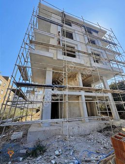 Tramvaya 10 M Dükkan