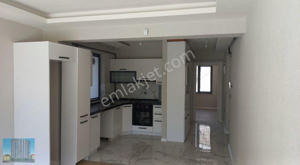 Süper Lüx Geniş Ferah Ara Kat Asansörlü Kiralık 1+1 Daire