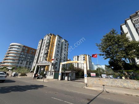 Yenişehir Mah. Havuzlu Site Karya Evlerinde 3+1 Satılık Daire