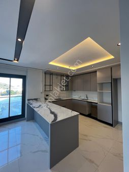 Kadınlar Denizi'nde 3+1 Açık&kapalı Havuzlu Sitede Satılık Daire