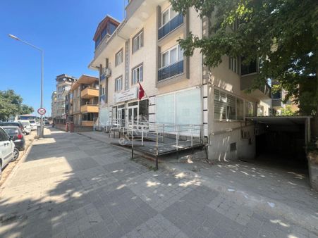 Roma' Dan Orhaniye Mh.' De Satılık Dükkan