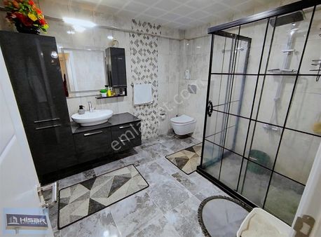 Hisar'dan Öveçler 1335.sk'da Orta Kat Metrajlı Bakımlı 3+1 Daire