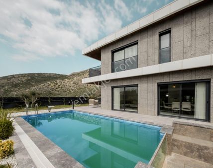 Kuşadası'nda Hayallerinizde Ki Villa Müstakil Özel Havuzlu 4+1