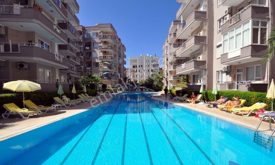 Alanya Mahmutlar’da Denize Sadece 50 Metre 2+1 Full Eşyalı Geniş Daire