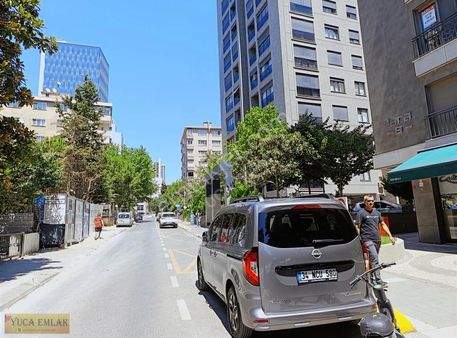 Yuca Emlaktan Kozyatağında Net 135m2 Ara Kat Temiz 3+1 Daire