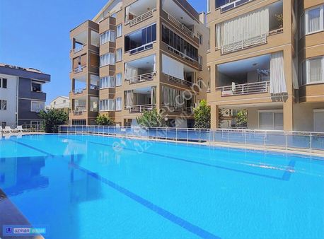 Havuzlu Ve Güvenlikli Sitede Ferah Köşe 3+1daire