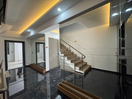 Nüfus Müdürlüğü Karşısı Hem Ofis Hem Konuta Uygun Bahçe Katı