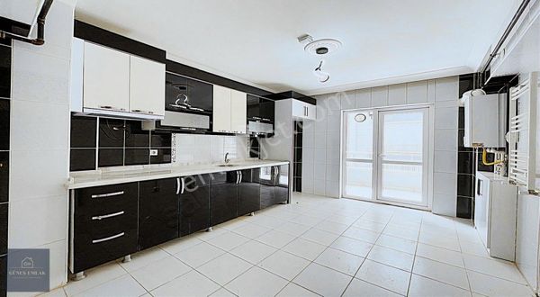 Güneş Emlak Çarşının İçinde Masrafsız Yapılı Geniş 3+1 Daire