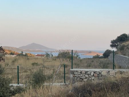 Bodrum Yahşi'de Deniz Manzaralı Malikaneler Bölgesinde Tarla