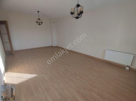 Beykent'te Önü Açık Ferah Satılık (3+1) Fırsat Daire