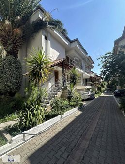 Kınıklı Orkent Sitesinde Kiralık Villa