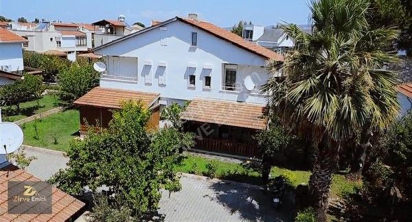 Salihleraltı Mavi Özlem Sitesinde Denize 450 M Satılık 3+1 Villa