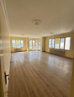 İki Eylul Caddesi Üzerinde Mükemmel Konumda Kiralık 3+1