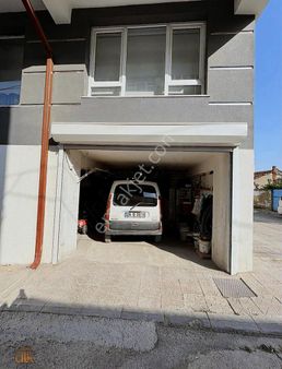 Emek Mahallesinde Satılık Özel Garajlı 2+1 Daıre