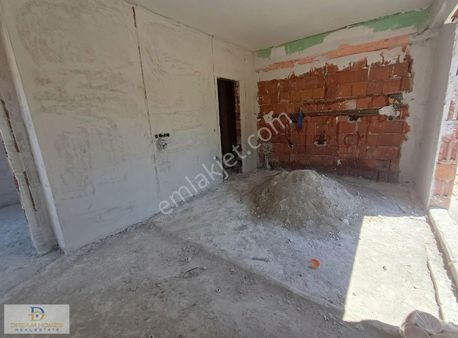 Foça'nın Merkezinde Satılık Yeni 1+1 Daire