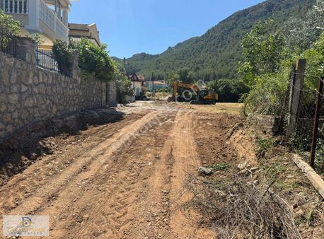 Fethiye Yesilüzümlü'de Satılık 30-60 İmarlı Arsa