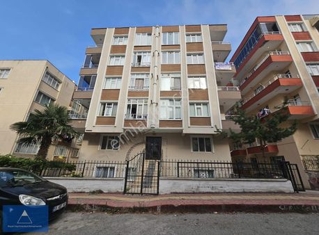 Azerbaycan Caddesinde Acil Satılık 3+1 Geniş Daire