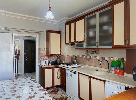 K.kazan Gyo'dan Çarşı Merkezde 3+1 3 Balkonlu 120 M2 Daire