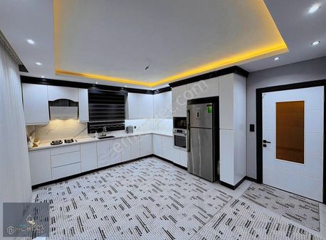 Çamlıbel Mahallesinde Lise Arkası 2 Katlı Müstakil