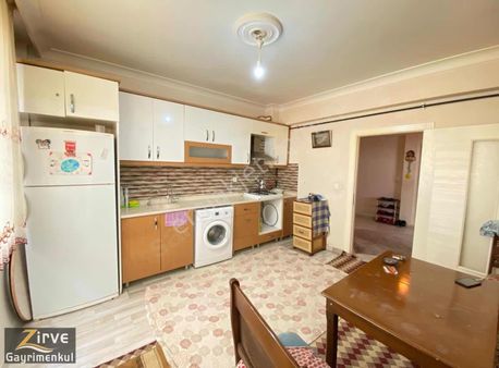 Zirve'den Yıldırım Mahallesi 3+1 Geniş Masrafsız Giriş Dairesi!