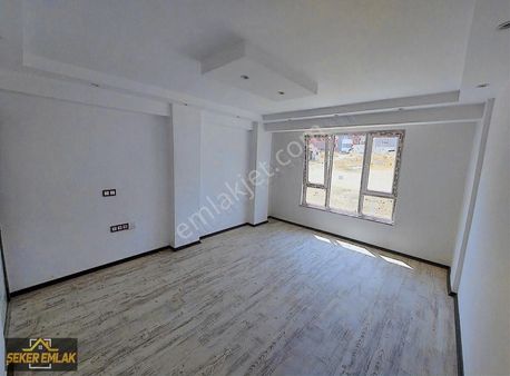 Şeker Emlaktan Emek Mah. De 100m² 2+1 Sıfır Daireler
