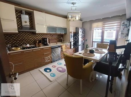 Doğdu Emlak'tan Bağlarbaşında Geniş Masrafsız 4+1