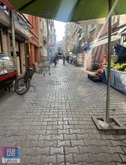 Karşıyaka Çarşı'da Devren Kiralık Boş Olarak Devri