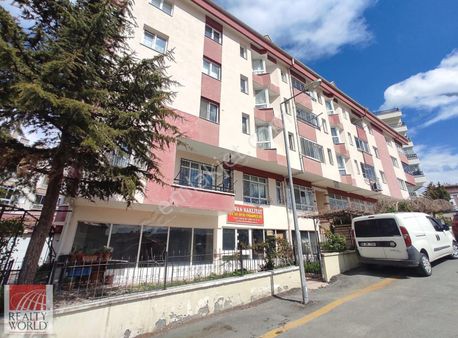 Fırsat! Topçuda Manzaralı Ön Cephe Satılık Geniş 3+1 Daire