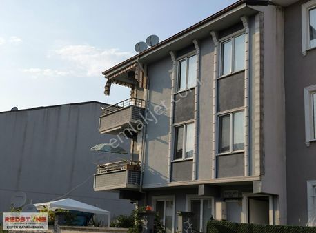 Karasu Yalı'da Müstakil Bahçeli Verandalı Kombi Petekli 2+1