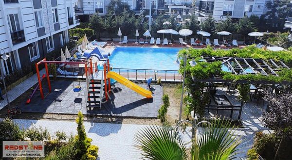 Redstone'dan 55 M2 Özel Bahçeli,havuzlu Lüks Site'de 2+1 Daire