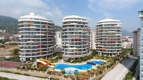 Cikcilli'de Deniz Ve Dağ Manzaralı Eşyalı 1+1 Kiralık Daire
