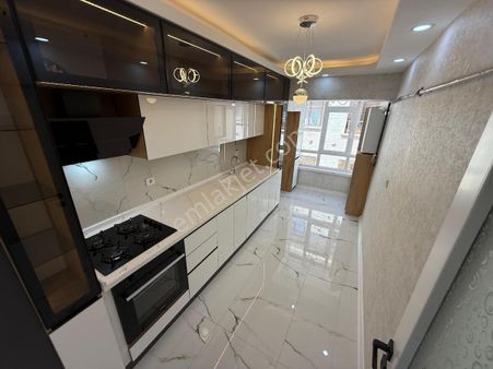 Piyade'de Fransız Cam Balkon Ön Cephe Lüx Yapılı 3+1 Daire !!!