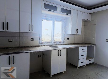 Orhangazi De 3+1 Cadde Üzerinde Satılık Daire