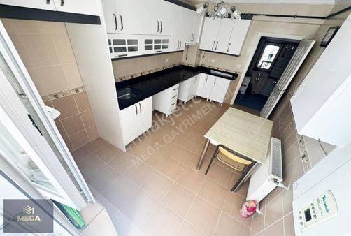 Yayla Mahallesinde Ara Kat Asansörlü Geniş M2'li 3+1 Daire