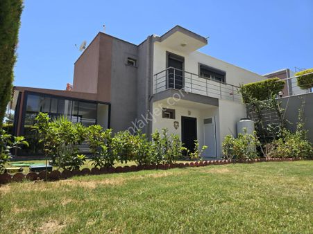 Kuşadası Soğucak Mahallesı Eşyalı Kıralık Vılla