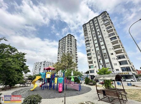 Metro Yolu Üzeri Panoramik Adana Manzaralı Kapalı Mutfak Geniş