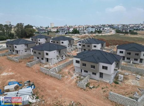 Stadyuma Yakın Koruzen Villalarında 1.sınıf İşçilikli Lüks