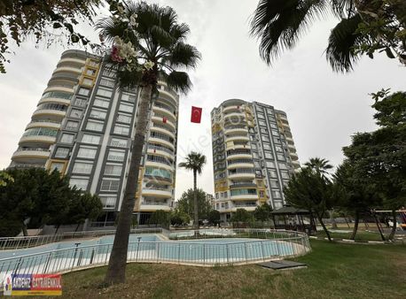 Elit Site İçerisinde Cepheleri Komple Açık Geniş Lüks Daire