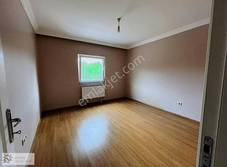 İzmit İztop Park Evleri 830 Ada'da 1+1 Arakat Kiralık Daire.