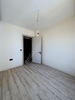 Afyon Özsu Emlak'tan Uydukent Bölgesinde Satılık Geniş 2+1 Daire