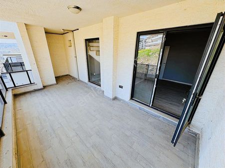 Tırpan Gayrimenkulden Halitpaşa Mah. 4+1 Deniz Manzaralı Fırsat!