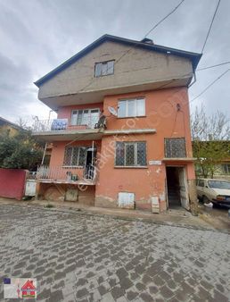 Karsiyaka Mahallesinde Satilik 3katli Mustakil Ev