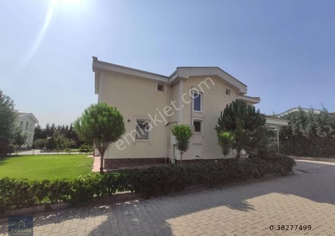 Edirne Merkez 100.yıl Mahallesi Milas Evleri Lüks Geniş Dubleks Müstakil Satılık 5+1 Villa